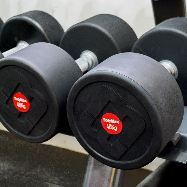 Forskelle på hjemmetræning og fitnesscenter i styrketræning